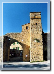 Monticchiello - La porta del paese